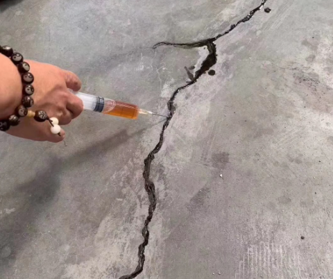 长泰混凝土裂缝修补技术详解​